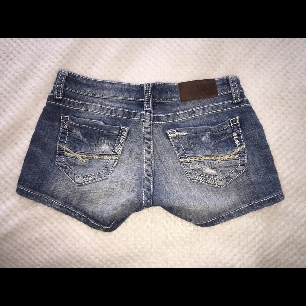 Buckle Stella shorts size 24